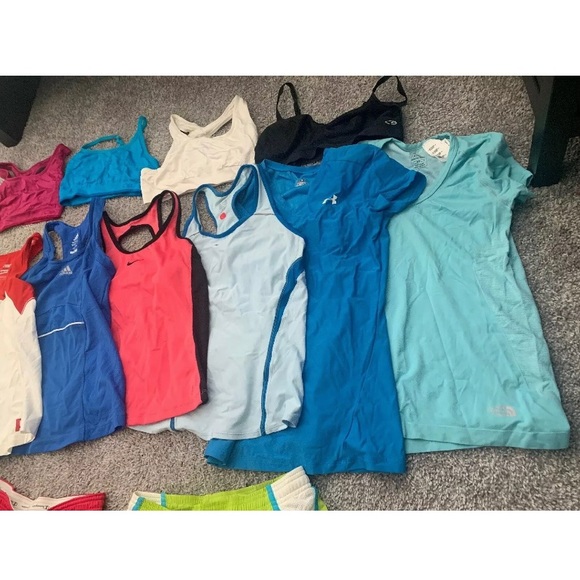 16 pc lot! Nike, Under Armour, Addidas, North Face - Picture 3 of 5